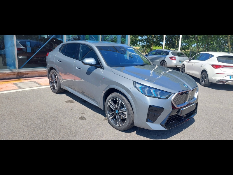 iX2 eDrive20 204ch M Sport