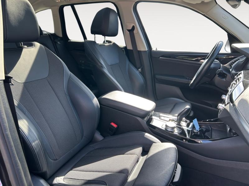 xDrive20dA 190ch  Luxury