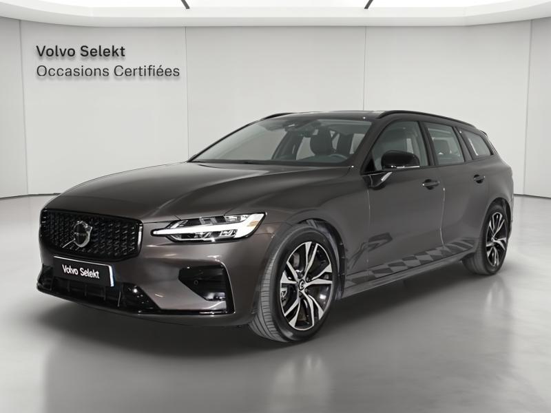 VOLVO V60 B4 197ch Plus Style Dark DCT 7